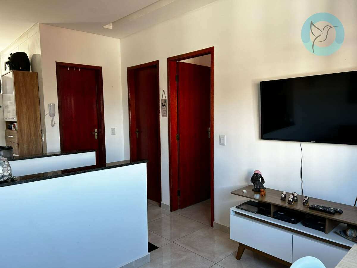 Casa de condomínio à venda com 2 quartos, 51m² - Guilhermina,Praia Grande